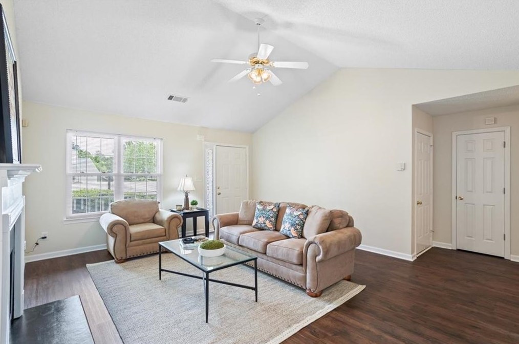 6775 Chesepeake Pt, Rex GA 30273-2236 exterior