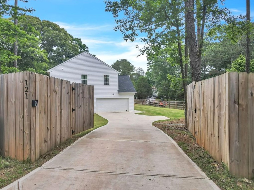 121 Mitchell St, Holly Springs, GA 30114-0085
