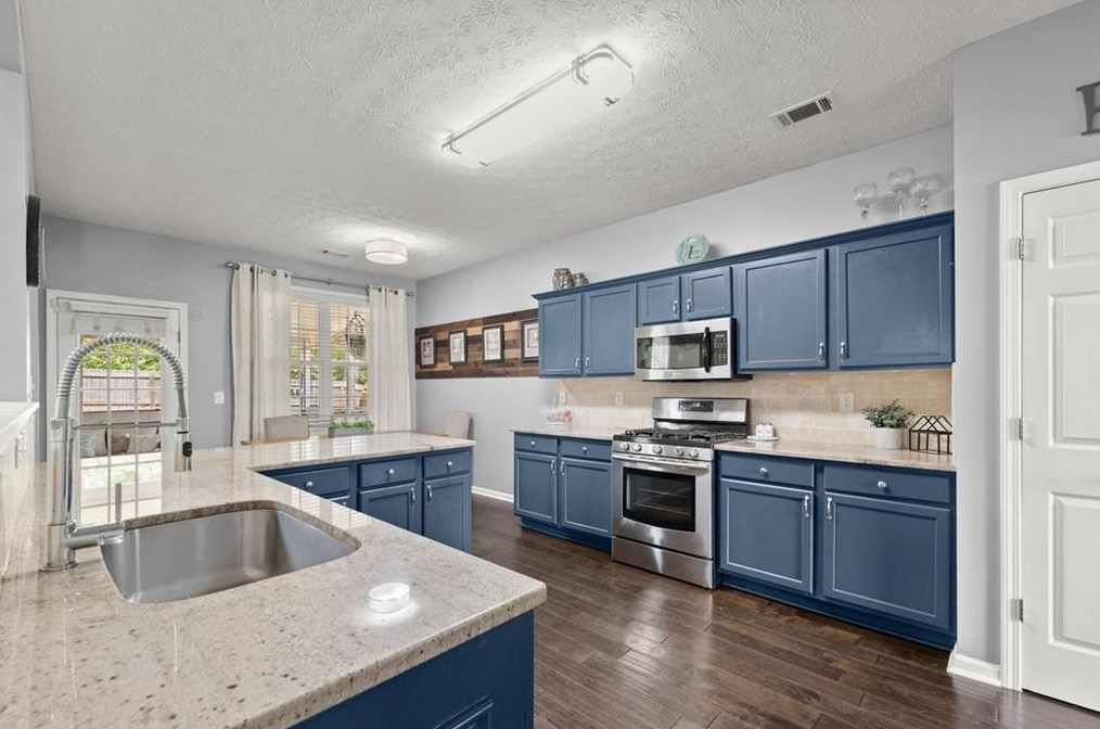 2830 Victoria Park Dr, Buford, GA 30519