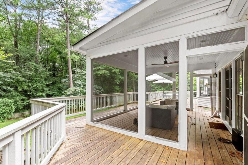 5300 New London Trce, Atlanta GA  30327-4966 exterior