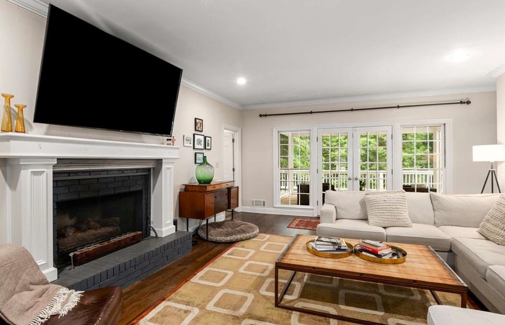 5300 New London Trce, Atlanta GA  30327-4966 exterior