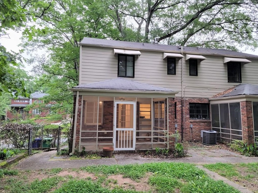 1321 Stillwood Dr, Atlanta GA  30306-2669 exterior