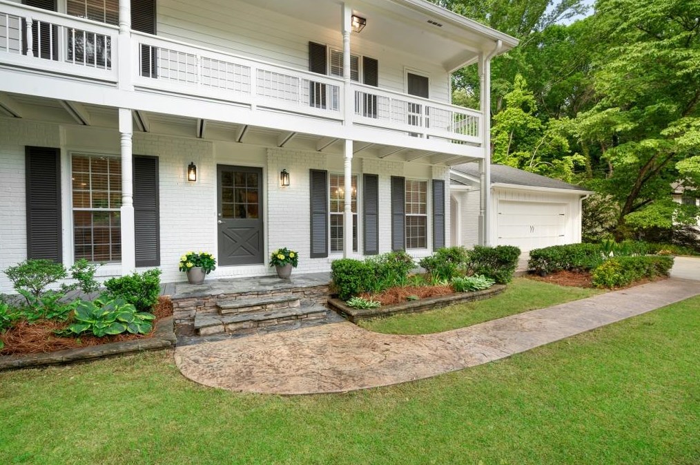 650 Edgewater Trl, Atlanta, GA 30328-2821