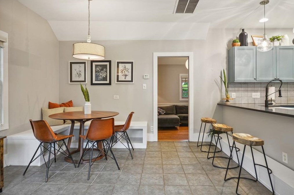 137 Ridgeland Ave, Decatur GA  30030-2055 exterior