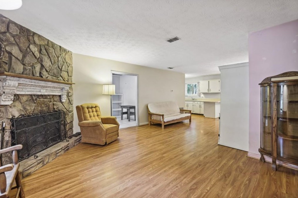 1348 Sugarwood Ln, Norcross, GA 30093