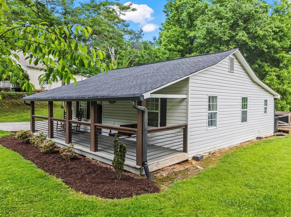 190 Old Blairsville Hwy, White Stone, GA 30175-3829