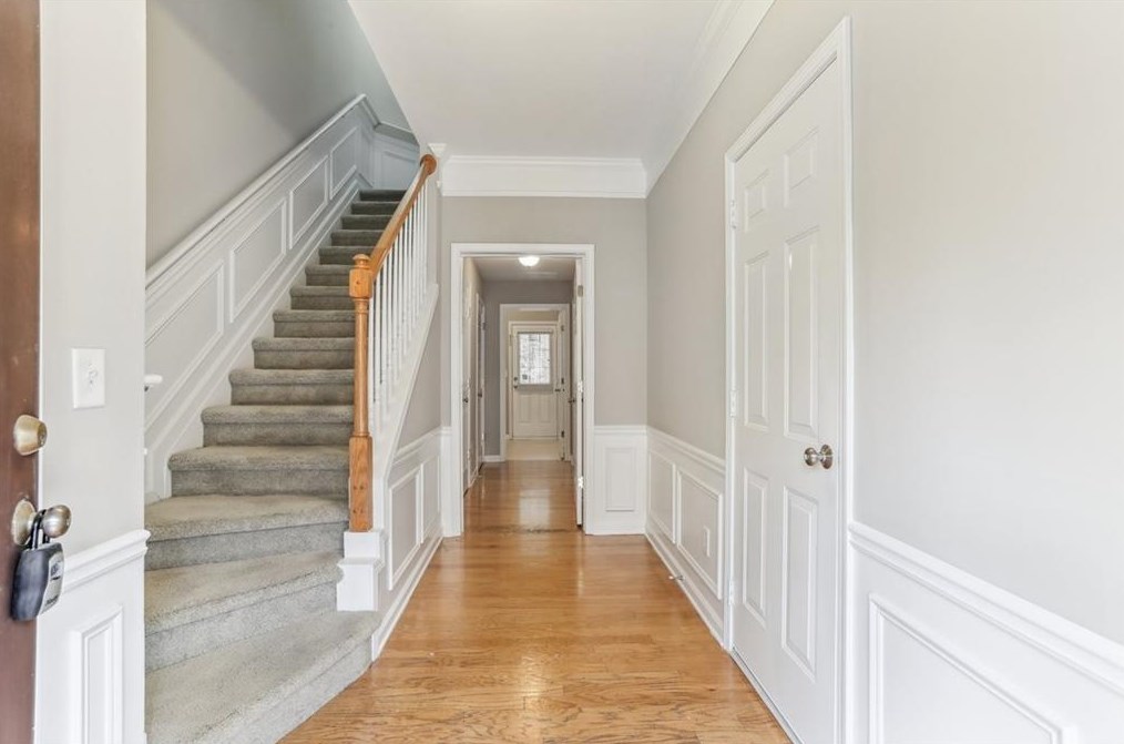 4005 Edgecomb Dr, Roswell, GA 30075