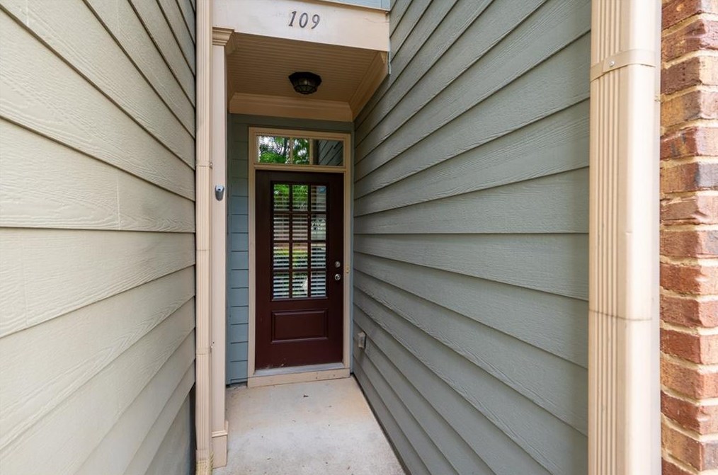 109 Townview Dr, Holly Springs, GA 30189