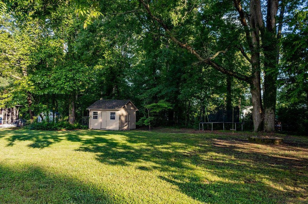 1706 Ramble Wood Way, Lithonia GA 30078-2190 exterior