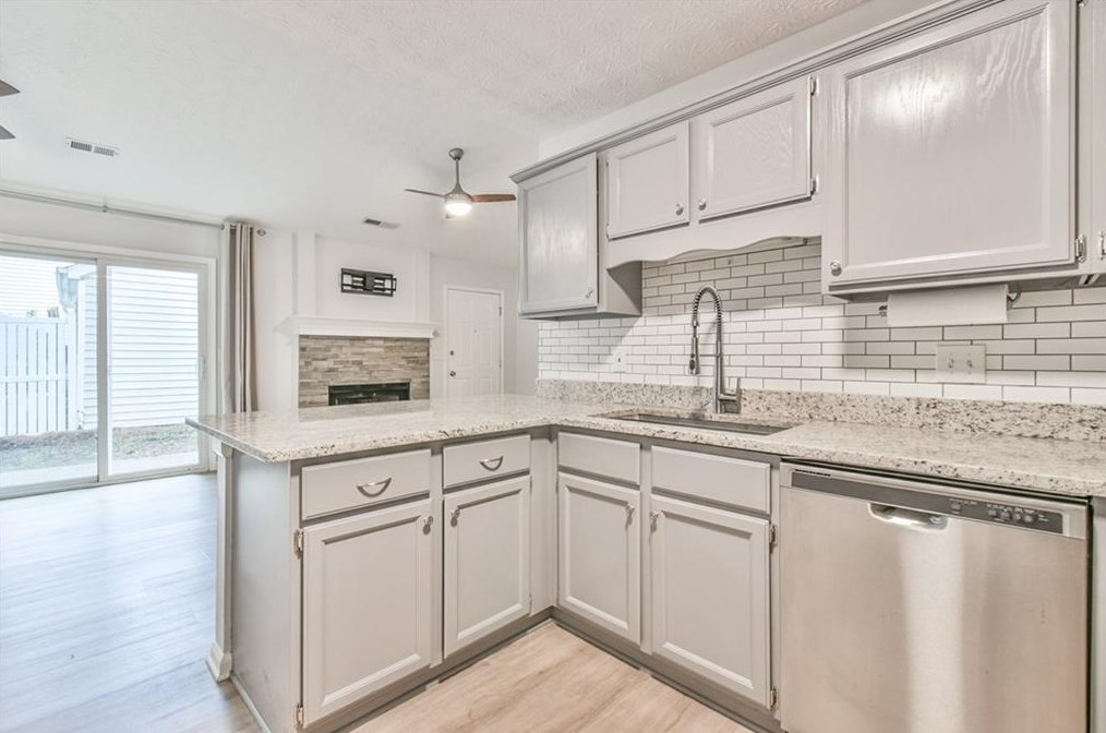 2920 Barnwood Xing, Duluth GA 30097-2184 exterior