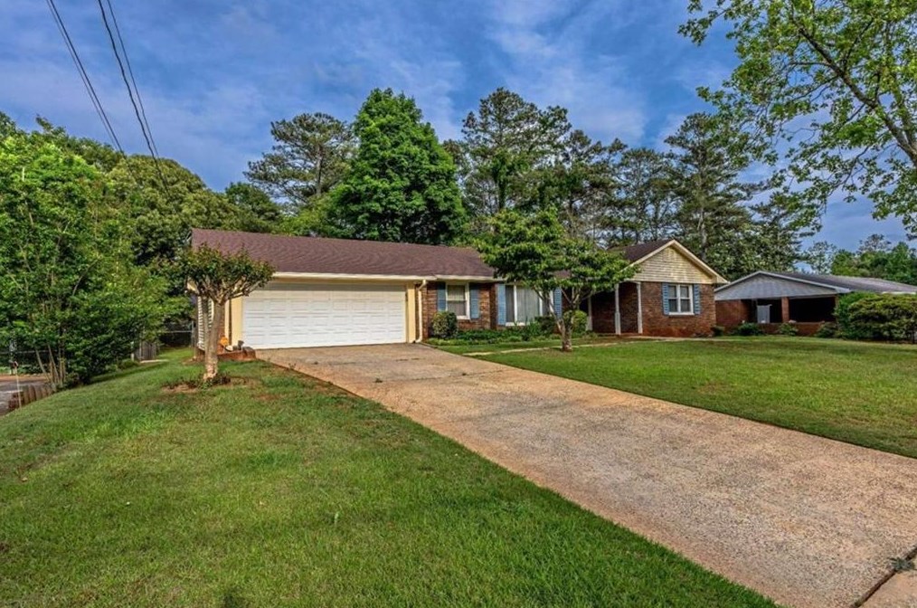 67 Vickers Rd, Fairburn, GA 30213-1139