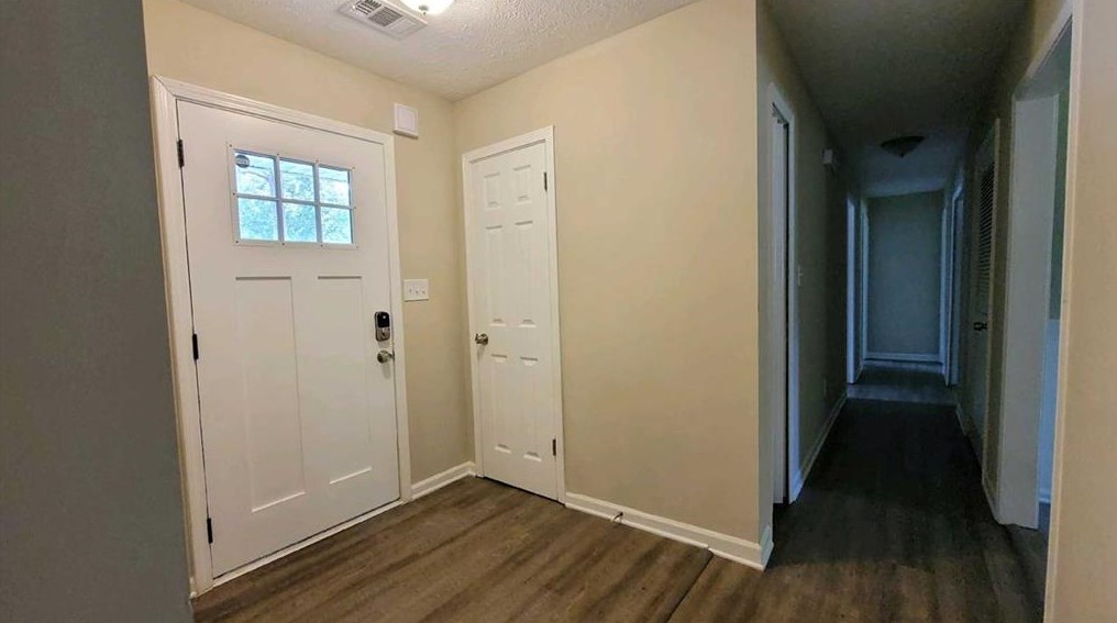 721 Robin Dr, Conyers, GA 30094-2829