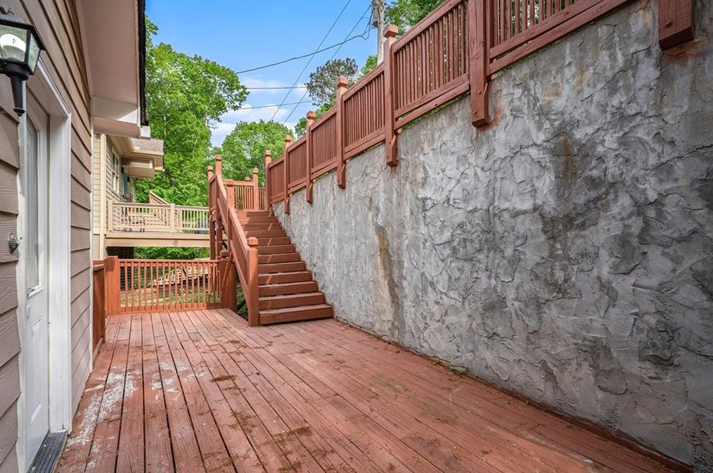 8486 Lake Dr, Lithonia GA  30039-6562 exterior