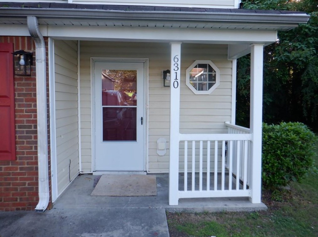 6310 Hickory Ln Cir, Union City, GA 30291