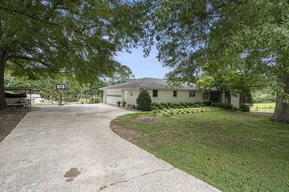 143 Rustic Rd, Stockbridge, GA 30281
