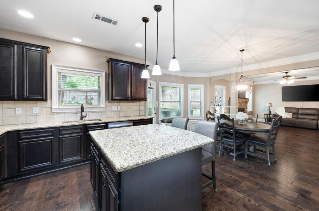 290 Bentleigh Station Dr, Acworth GA  30101 exterior