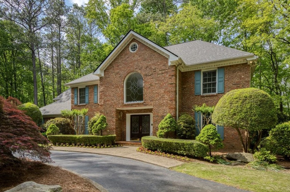 1100 Cold Harbor Dr, Roswell, GA 30075-6330
