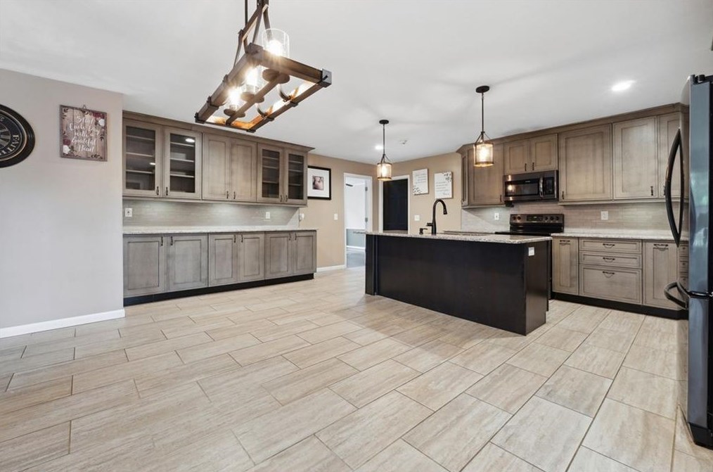 7379 N Mitchell Ct, Villa Rica, GA 30180