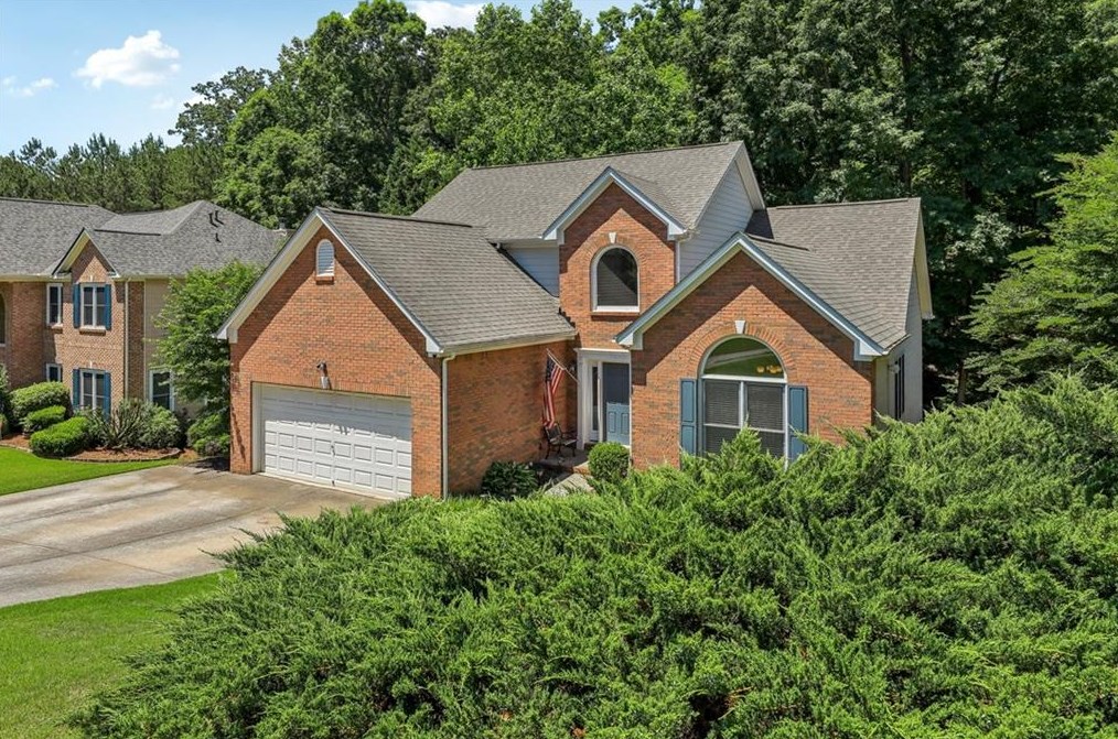 1068 Blankets Creek Dr, Holly Springs, GA 30114-8122