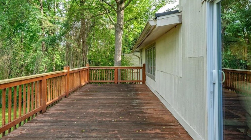 1066 Briar Vista Ter, Atlanta GA 30324-4601 exterior