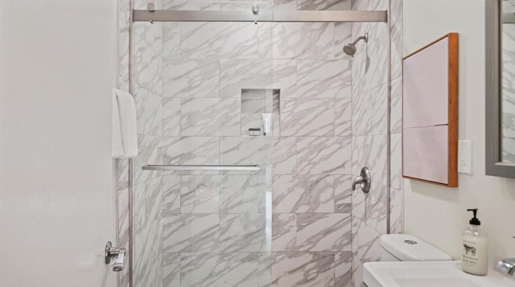 1066 Briar Vista Ter, Atlanta GA 30324-4601 exterior