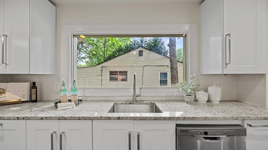 1066 Briar Vista Ter, Atlanta GA 30324-4601 exterior