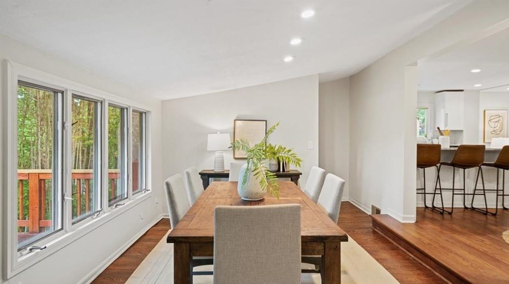 1066 Briar Vista Ter, Atlanta GA 30324-4601 exterior