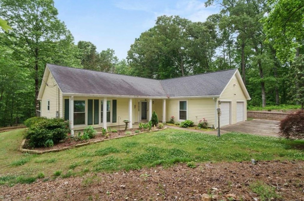 5796 Shoal Creek Dr, Douglasville, GA 30135-4878
