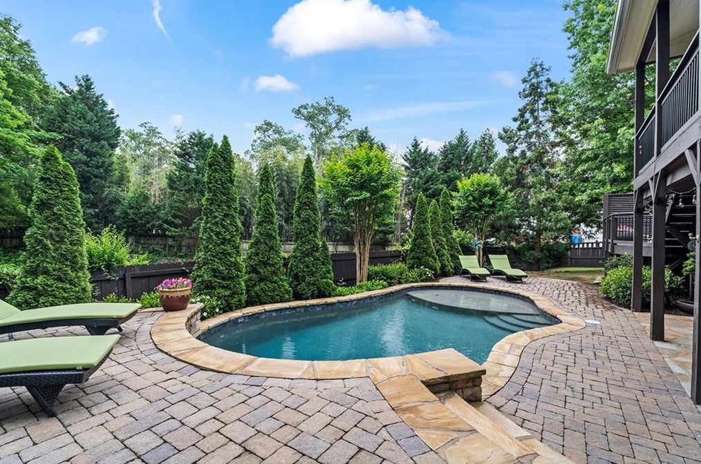 1060 Elle Ct, Smyrna, GA 30080-1906