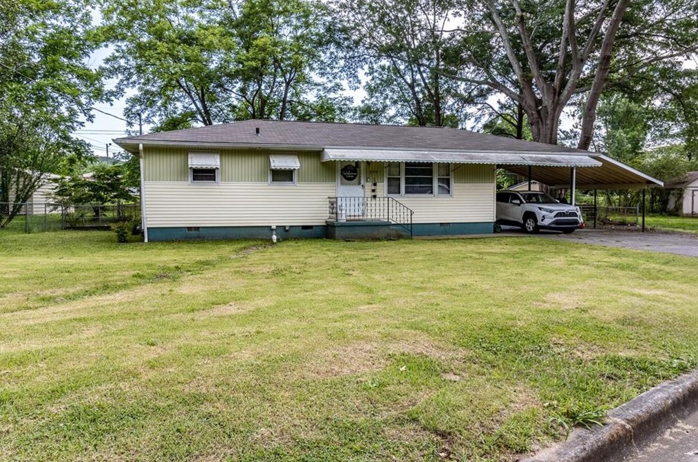 325 Garden Ave, Lindale, GA 30147-1211