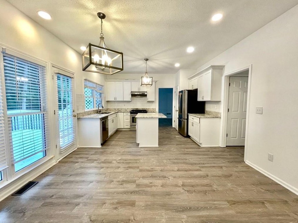 10895 Glenbarr Dr, Duluth GA 30097-7876 exterior