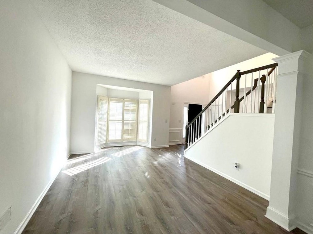 10895 Glenbarr Dr, Duluth GA 30097-7876 exterior