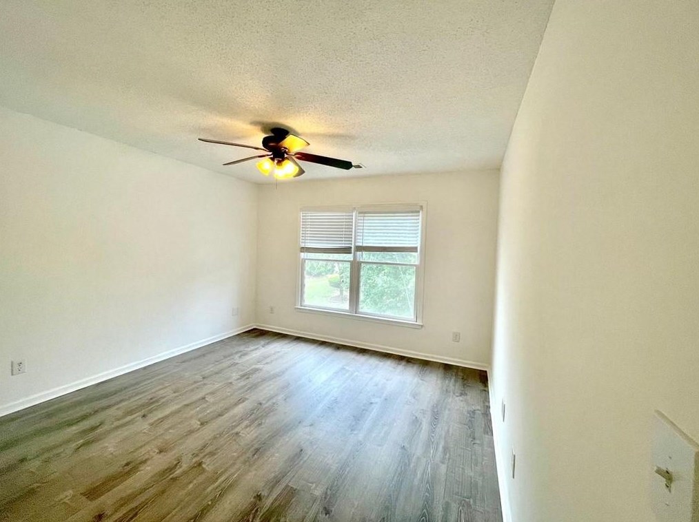 10895 Glenbarr Dr, Duluth GA 30097-7876 exterior