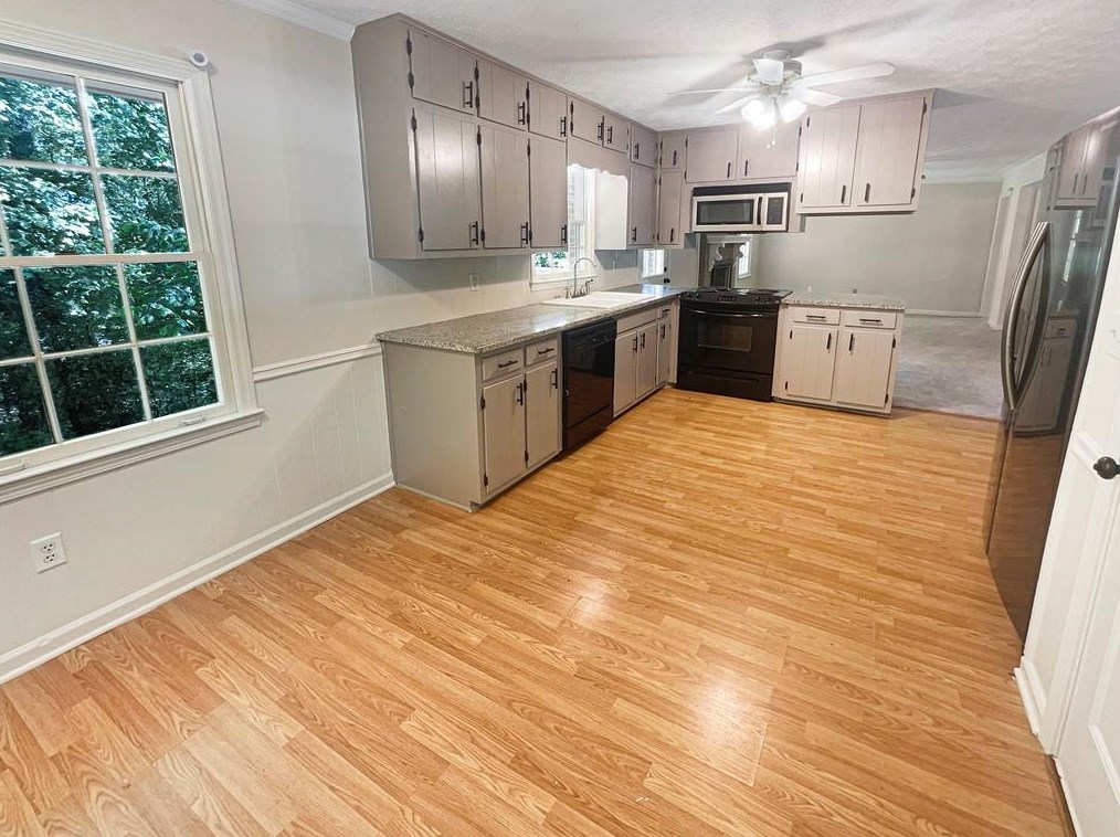 4660 Cain Creek Trl, Lilburn, GA 30047-4404