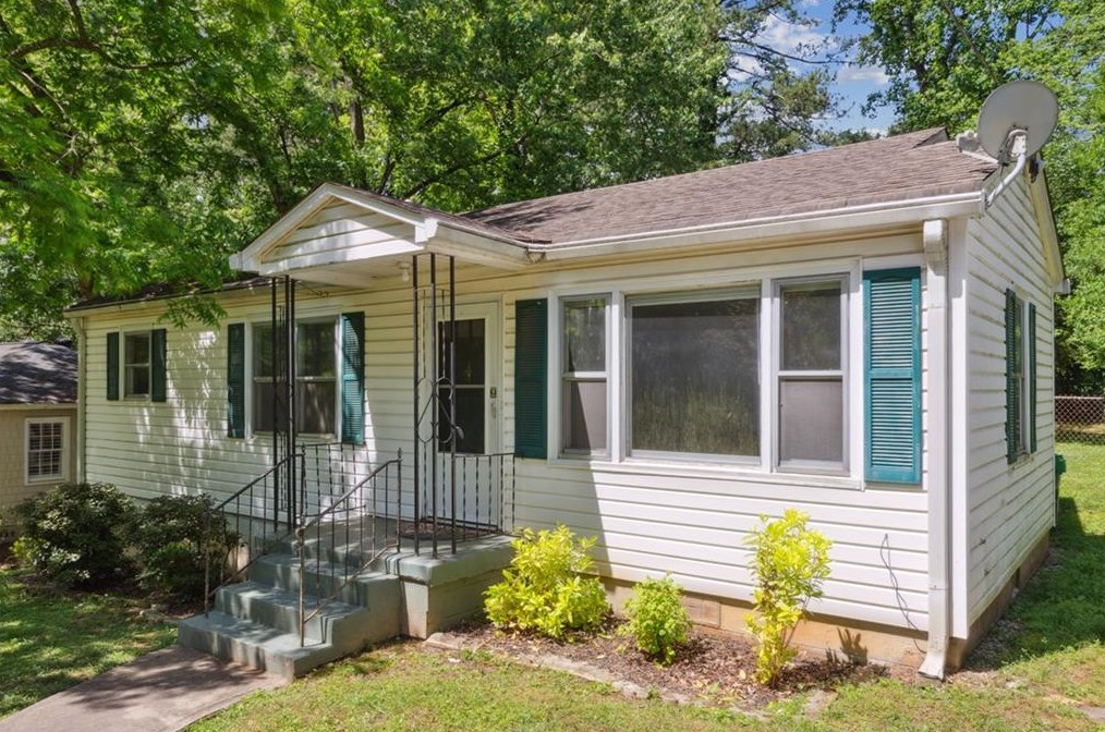 1682 Bridgeport Dr, Atlanta, GA 30318-3332