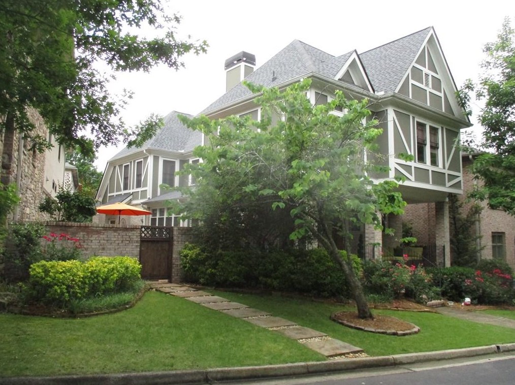 407 Sutherland Pl, Atlanta, GA 30307-2330