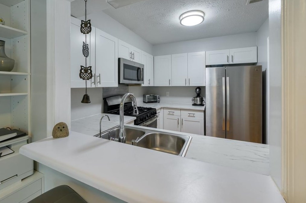 1445 Oakridge Cir, Decatur, GA 30033