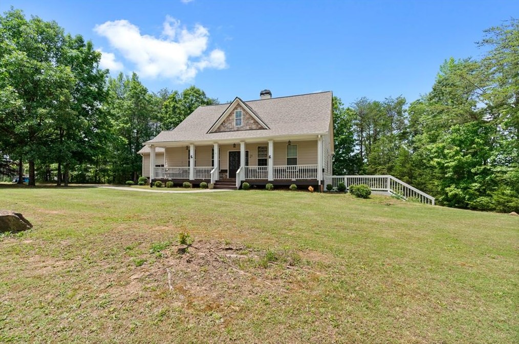 58 Village Cir, Rydal, GA 30171-7000