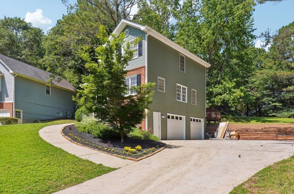 14 Peggy Ct, Marietta, GA 30064-1858