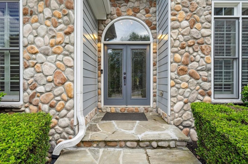 656 Chestatee Creek Dr, Acworth GA  30101-3599 exterior
