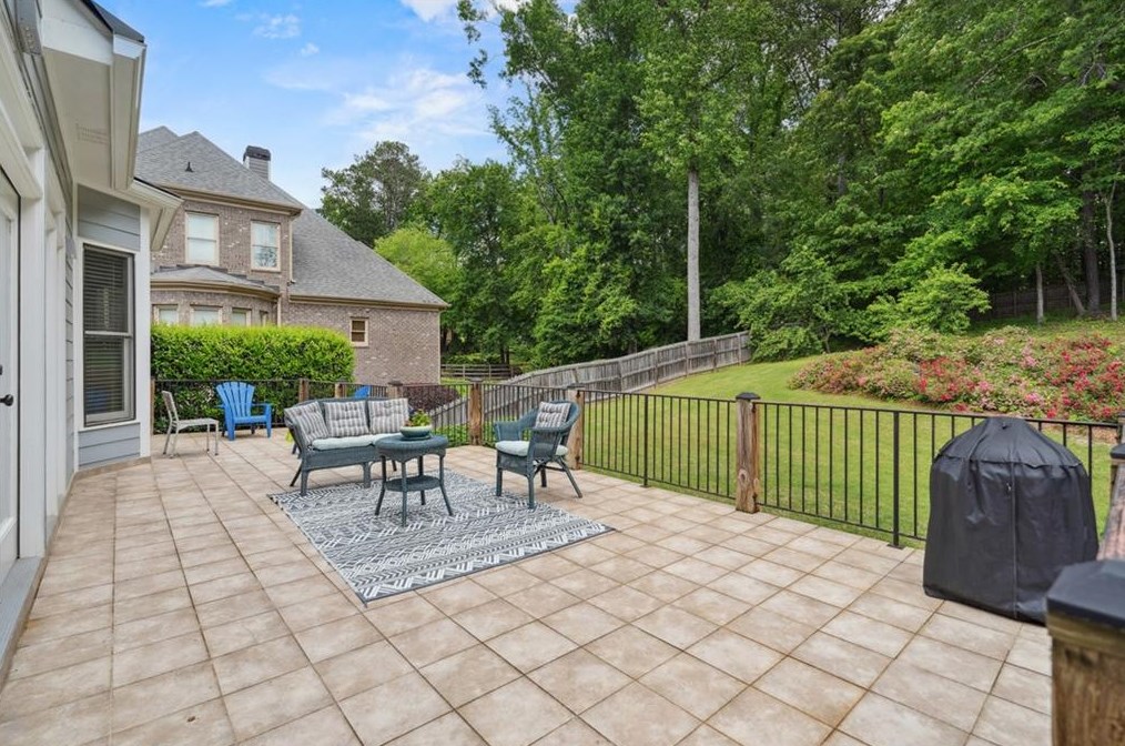 656 Chestatee Creek Dr, Acworth GA  30101-3599 exterior