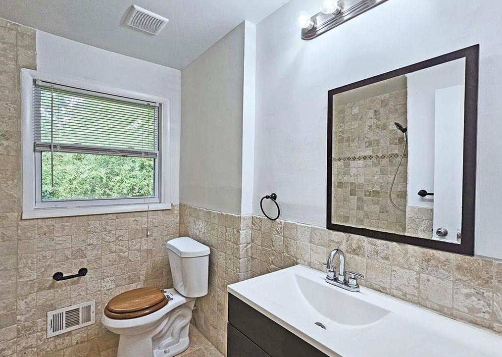 3282 Betty Cir, Decatur GA 30032-2415 exterior