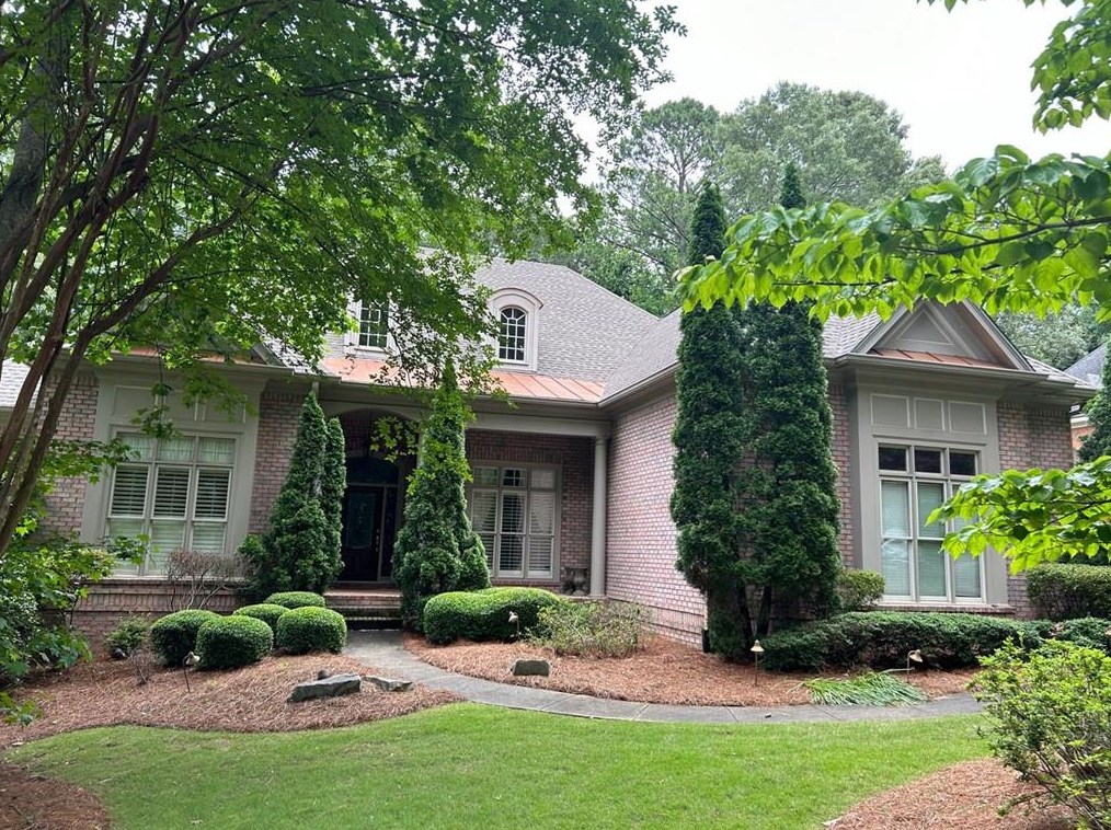 1095 River Laurel Dr, Suwanee, GA 30024