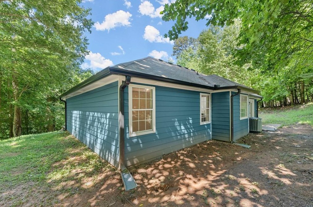 3208 Navajo Cir, Gainesville GA 30501-7562 exterior