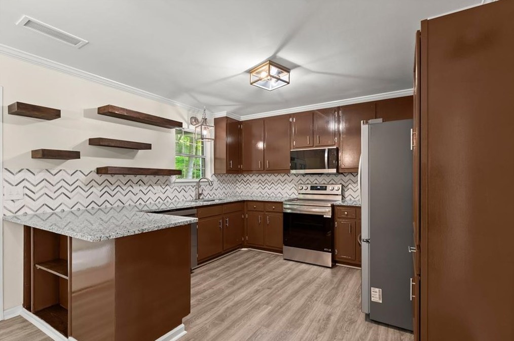 3208 Navajo Cir, Gainesville GA 30501-7562 exterior