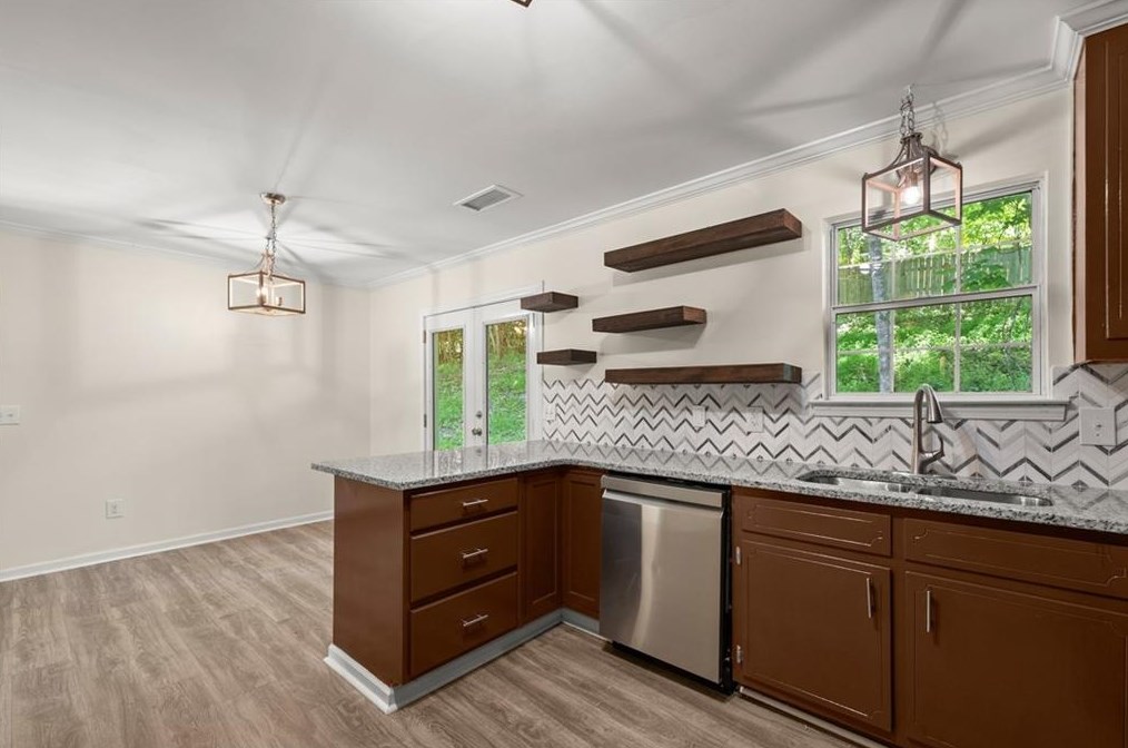 3208 Navajo Cir, Gainesville GA 30501-7562 exterior