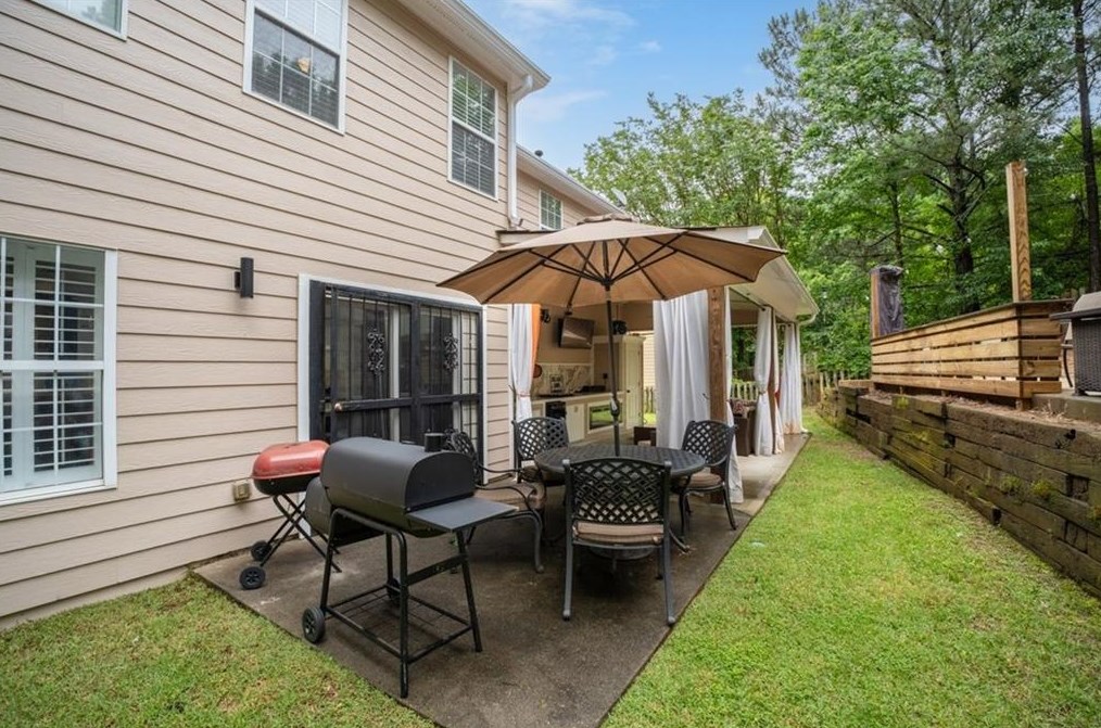 2770 Northcliff Dr, Suwanee GA  30024-2161 exterior