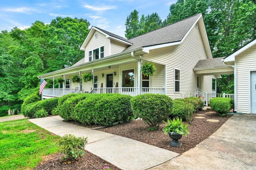 455 Chuck Rd, White Stone, GA 30175-3547