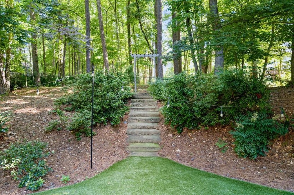 820 Malvern Hl, Alpharetta GA 30022-6227 exterior