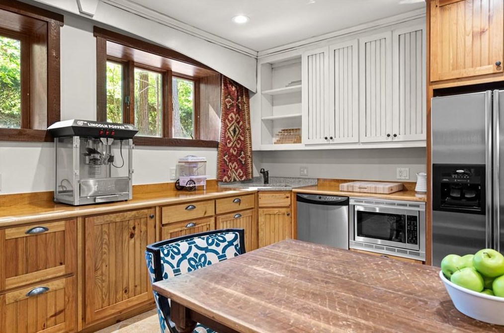 820 Malvern Hl, Alpharetta GA 30022-6227 exterior